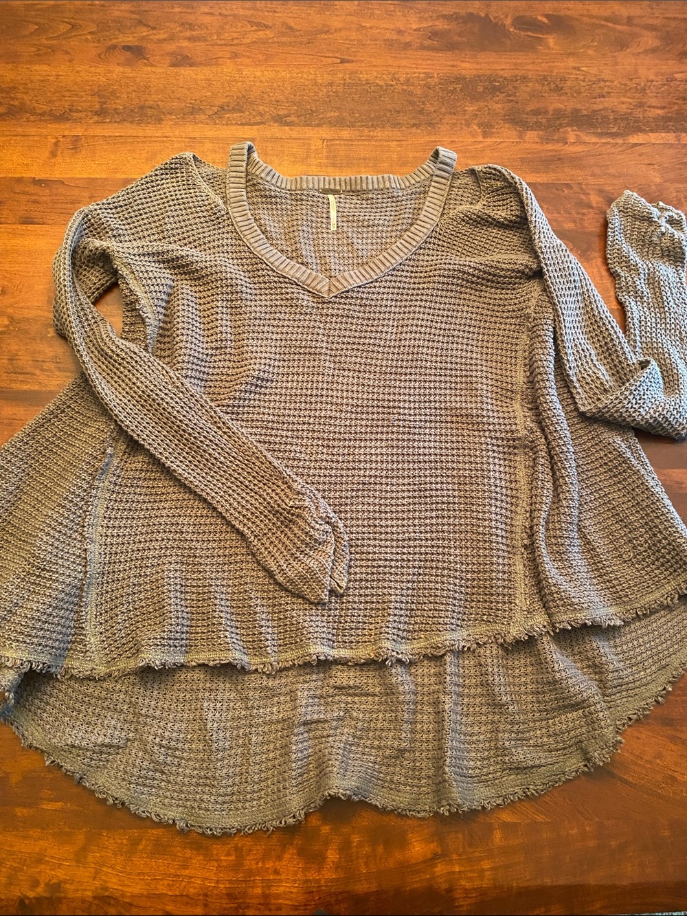Free People Grey Waffle Knit V-Neck Pullover - XS